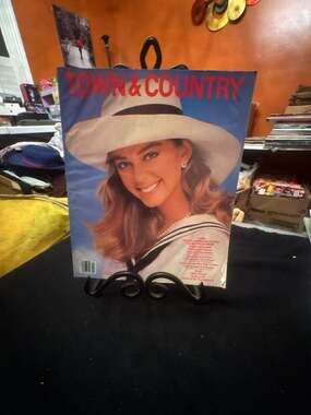 Cybill Shepherd Hat 8x10 Picture Celebrity Print
